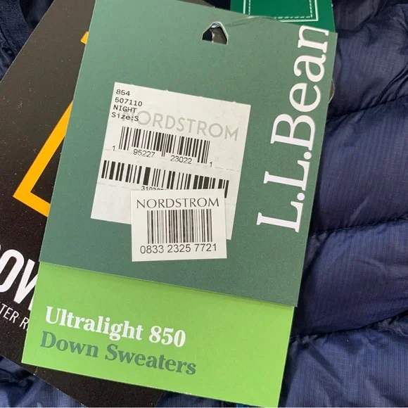 L.L. Bean Women's Ultralight 850 Down Packable Hooded Jacket Navy Size S NWT - Picture 14 of 16